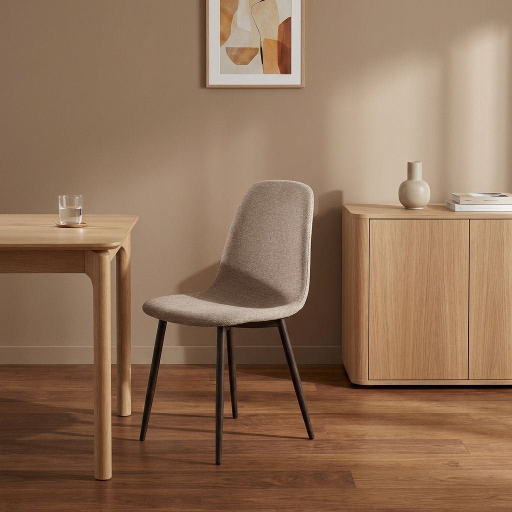 Moderner Polsterstuhl im Skandi-Design – Beige mit dunklen Beinen | Esszimmer- & Schreibtischstuhl